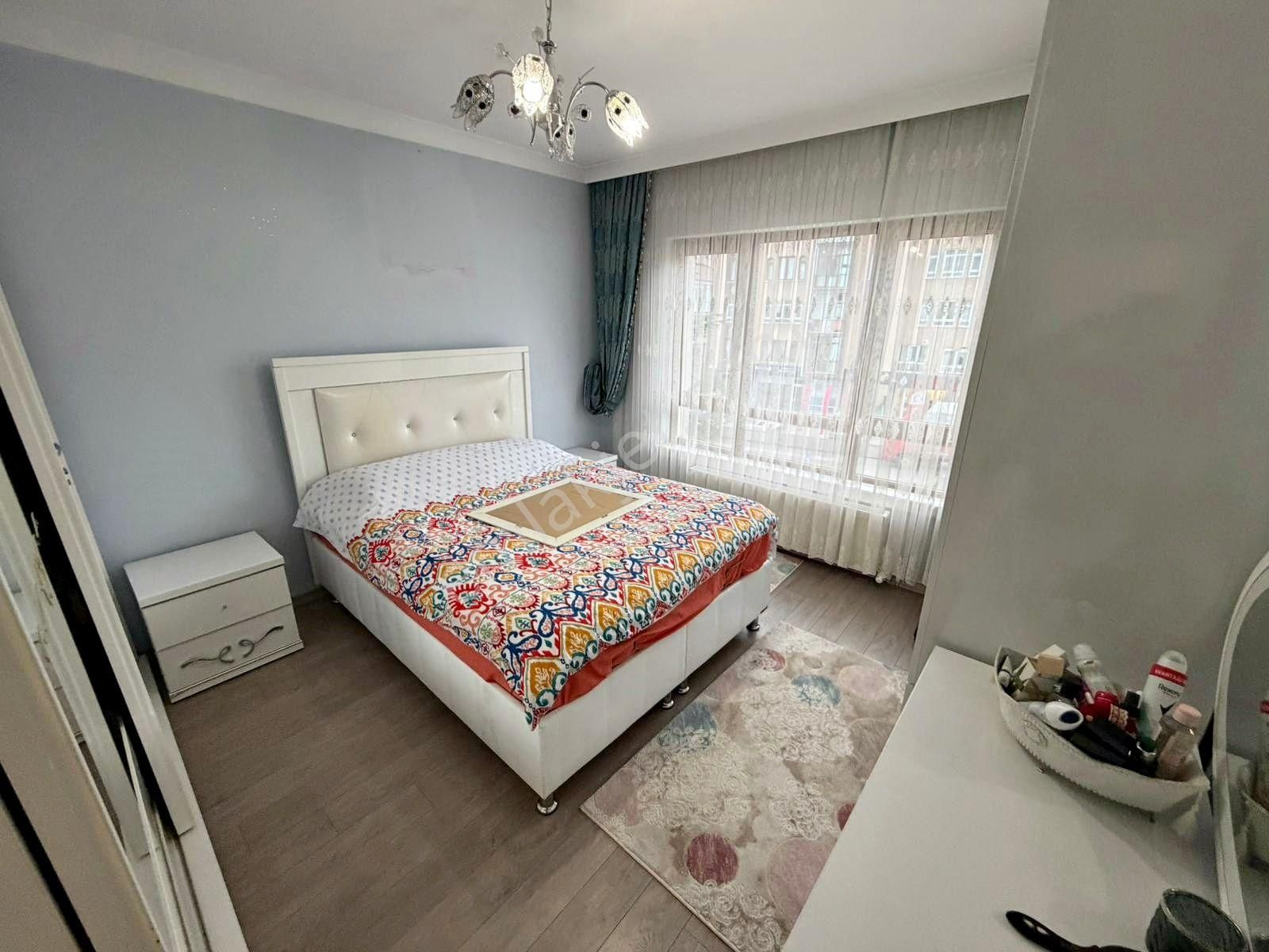 Relax'tan Ayvalı Cd. Üzeri Ful Yapılı Ferah 1.katta 4+1 - Görsel 16