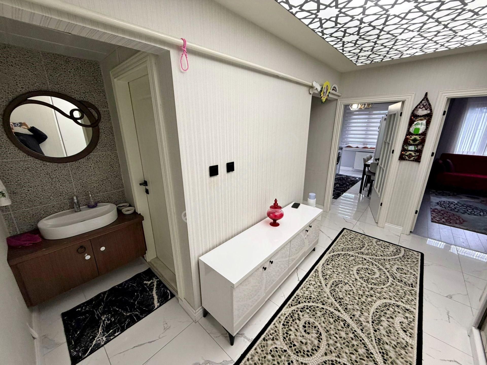 Relax'tan Ayvalı Cd. Üzeri Ful Yapılı Ferah 1.katta 4+1 - Görsel 32