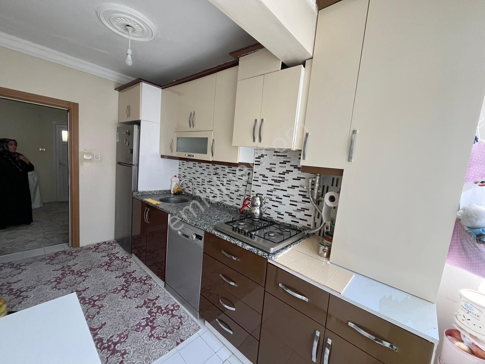 Üç Kardeşler'den İsmetpaşa Mh 2+1 110m2 Ara Kat Daire - Görsel 11