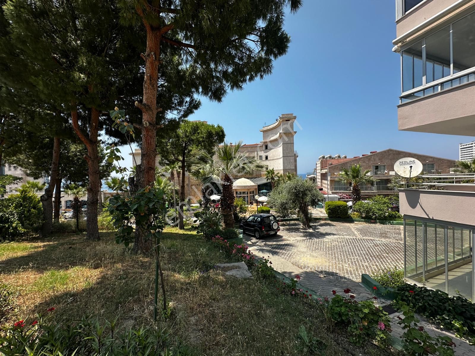 Kuşadası Marinada Denize İlk Sıra 24 Saat Güvenlikli Havuzlu Sitede - Görsel 23