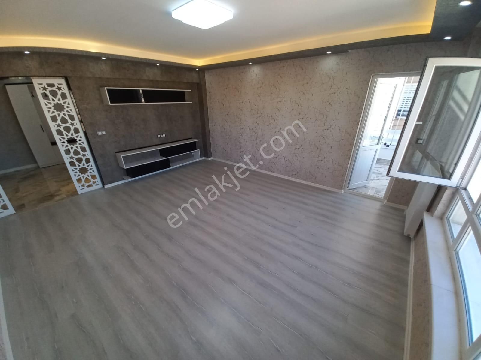 Bilgen Vatan'dan Şenlik Mahallesi Site İçerisinde Megalüks Yapılı Manzaralı Metro Yanı 3+1 Satılık - Görsel 8