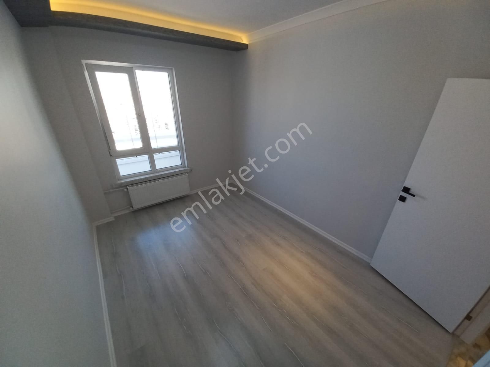 Bilgen Vatan'dan Şenlik Mahallesi Site İçerisinde Megalüks Yapılı Manzaralı Metro Yanı 3+1 Satılık - Görsel 24