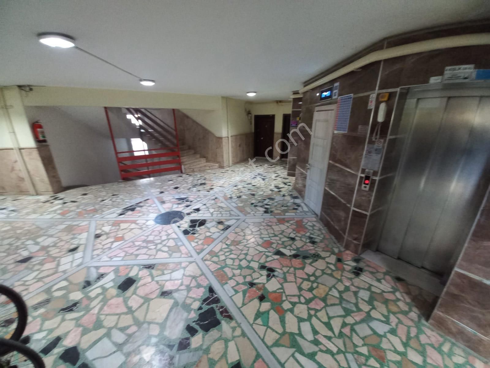 Bilgen Vatan'dan Şenlik Mahallesi Site İçerisinde Megalüks Yapılı Manzaralı Metro Yanı 3+1 Satılık - Görsel 13