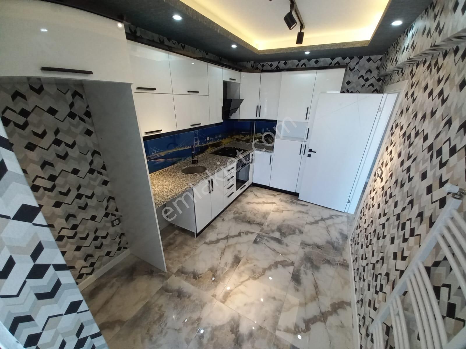 Bilgen Vatan'dan Şenlik Mahallesi Site İçerisinde Megalüks Yapılı Manzaralı Metro Yanı 3+1 Satılık - Görsel 3