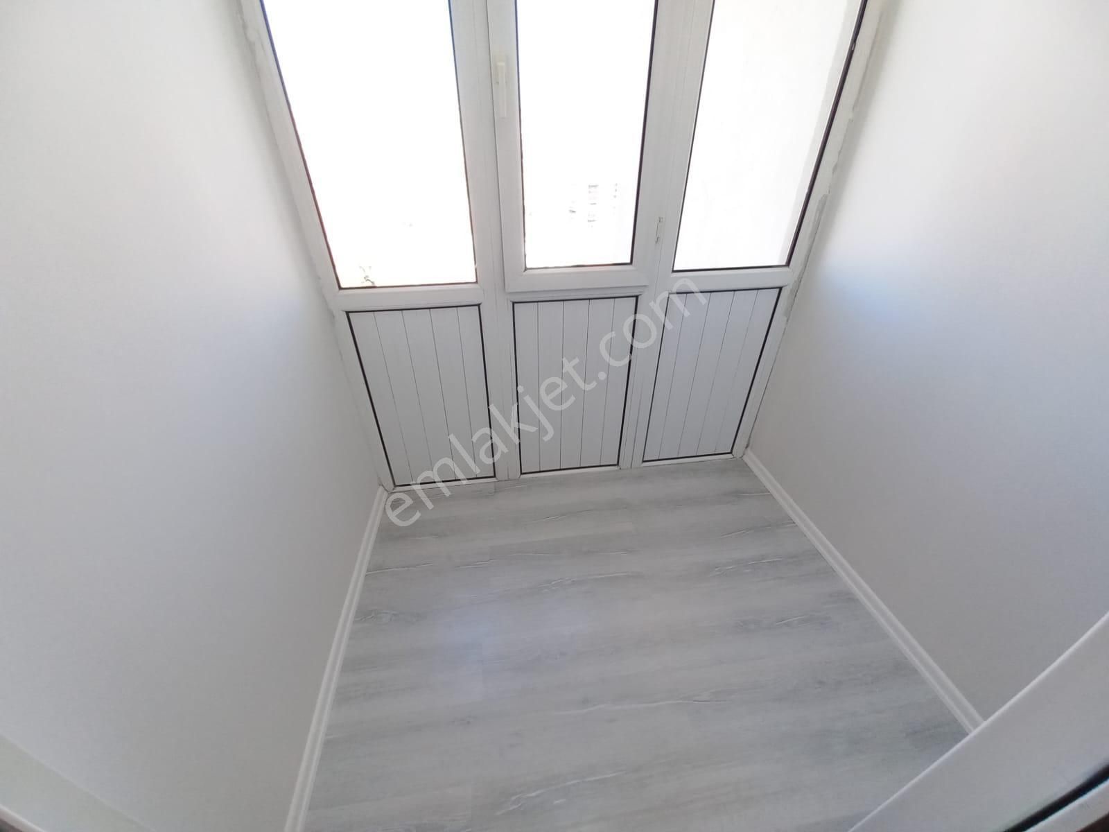 Bilgen Vatan'dan Şenlik Mahallesi Site İçerisinde Megalüks Yapılı Manzaralı Metro Yanı 3+1 Satılık - Görsel 14