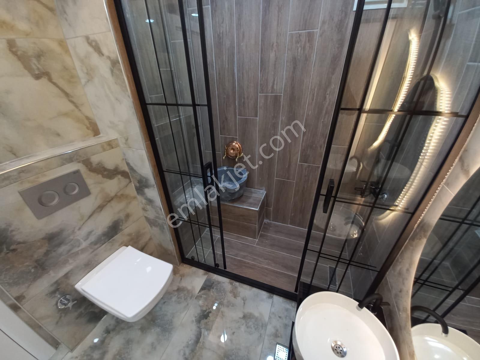 Bilgen Vatan'dan Şenlik Mahallesi Site İçerisinde Megalüks Yapılı Manzaralı Metro Yanı 3+1 Satılık - Görsel 35