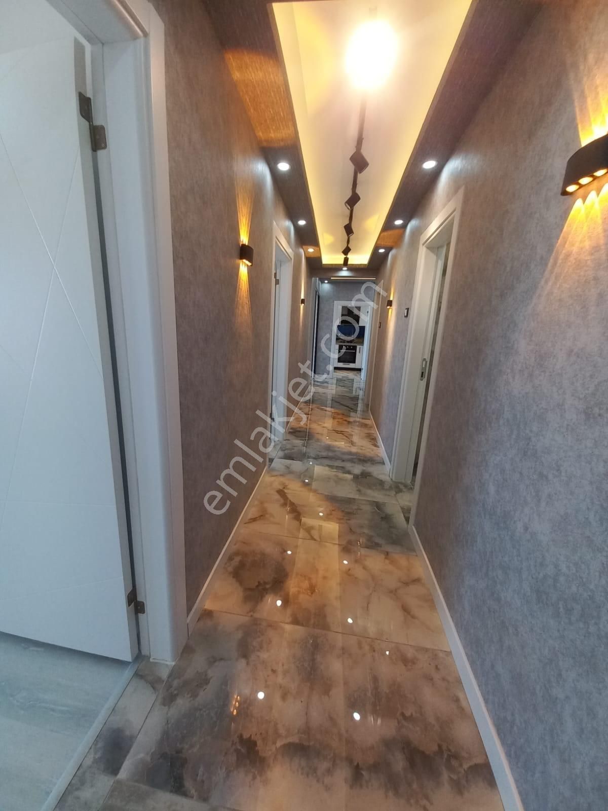 Bilgen Vatan'dan Şenlik Mahallesi Site İçerisinde Megalüks Yapılı Manzaralı Metro Yanı 3+1 Satılık - Görsel 15