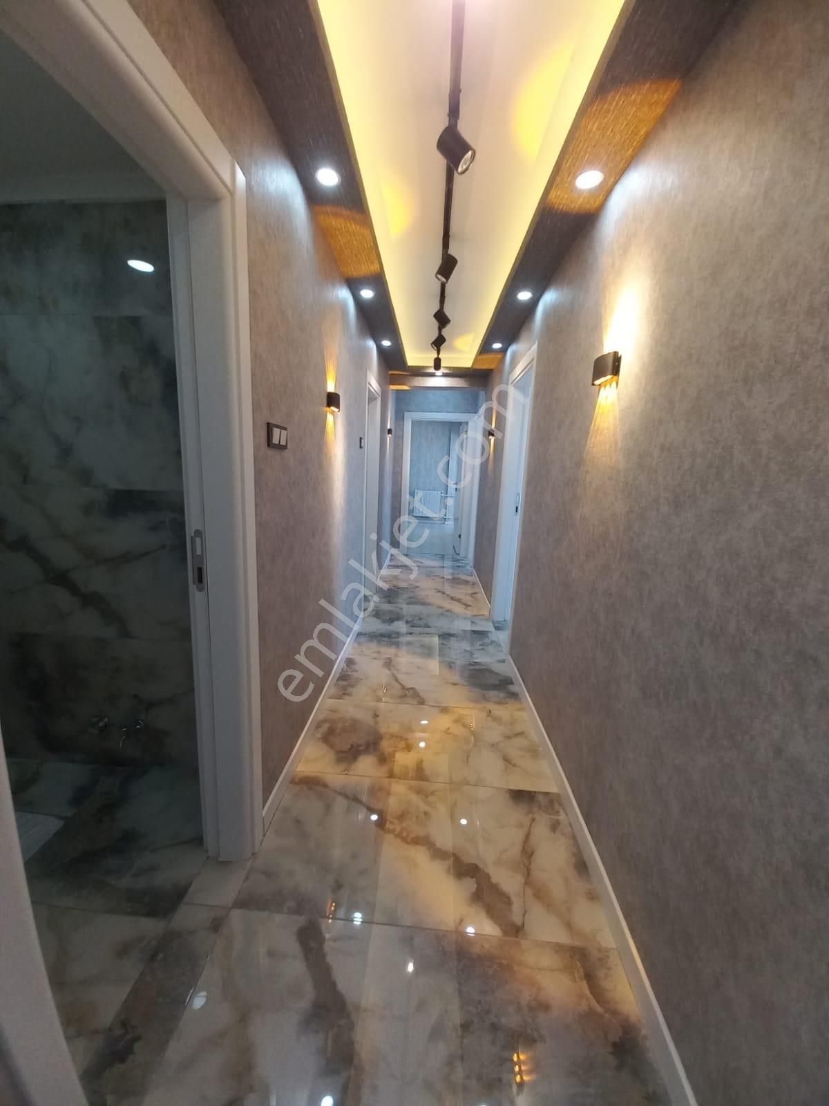 Bilgen Vatan'dan Şenlik Mahallesi Site İçerisinde Megalüks Yapılı Manzaralı Metro Yanı 3+1 Satılık - Görsel 25