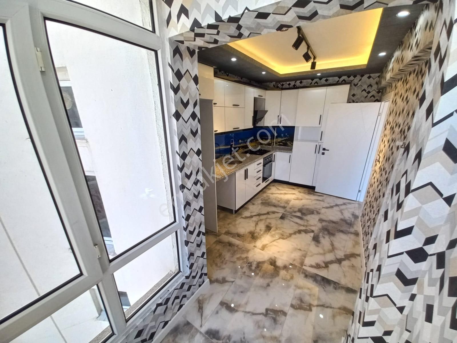 Bilgen Vatan'dan Şenlik Mahallesi Site İçerisinde Megalüks Yapılı Manzaralı Metro Yanı 3+1 Satılık - Görsel 6