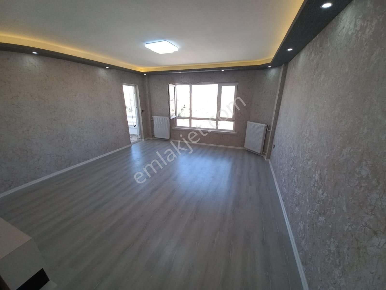 Bilgen Vatan'dan Şenlik Mahallesi Site İçerisinde Megalüks Yapılı Manzaralı Metro Yanı 3+1 Satılık - Görsel 10