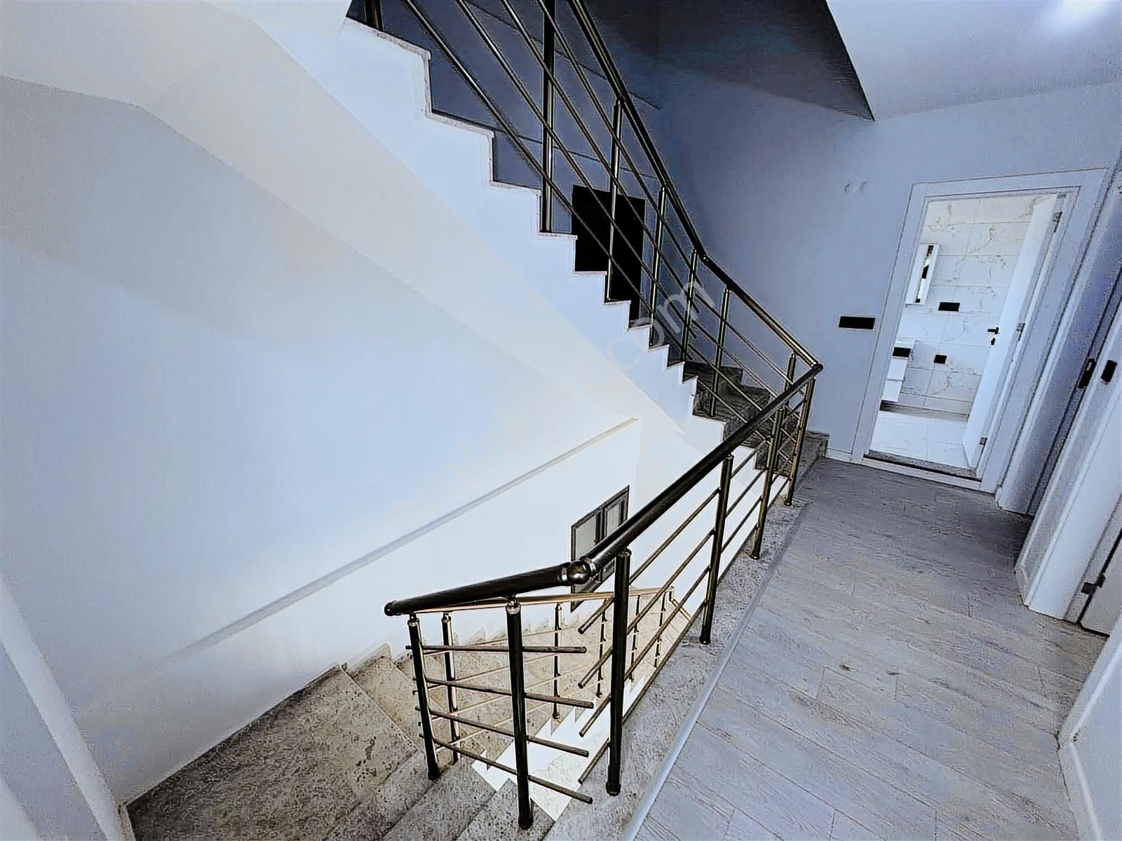 Kuşadası Davutlar'da Tek Müstakil Havuzlu Satılık 3+1 Villa - Görsel 33