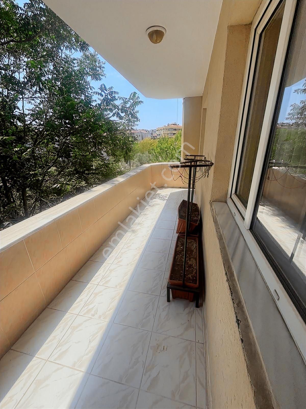 Esentepe Mahallesinde Metroya Yakın 3+1 Arakat Kiralık Daire - Görsel 2