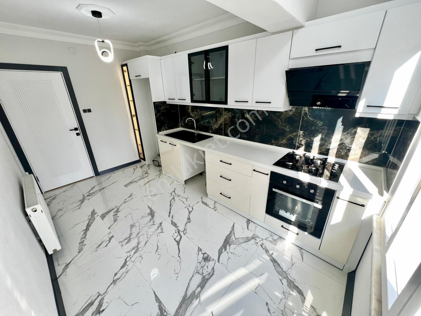 ✅✅alçınar Emlaktan Arakat Ayrı Mutfak Merkezde Masrafsız 2+1✅✅ - Görsel 30