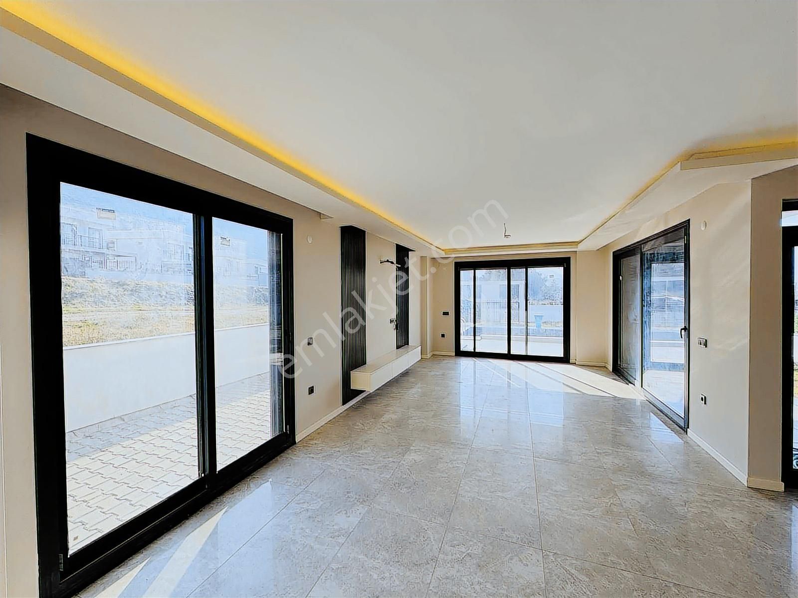 Kuşadası'nda 380m2 Arsa İçinde Tam Müstakil Bağımsız 4+1 Villa - Görsel 33