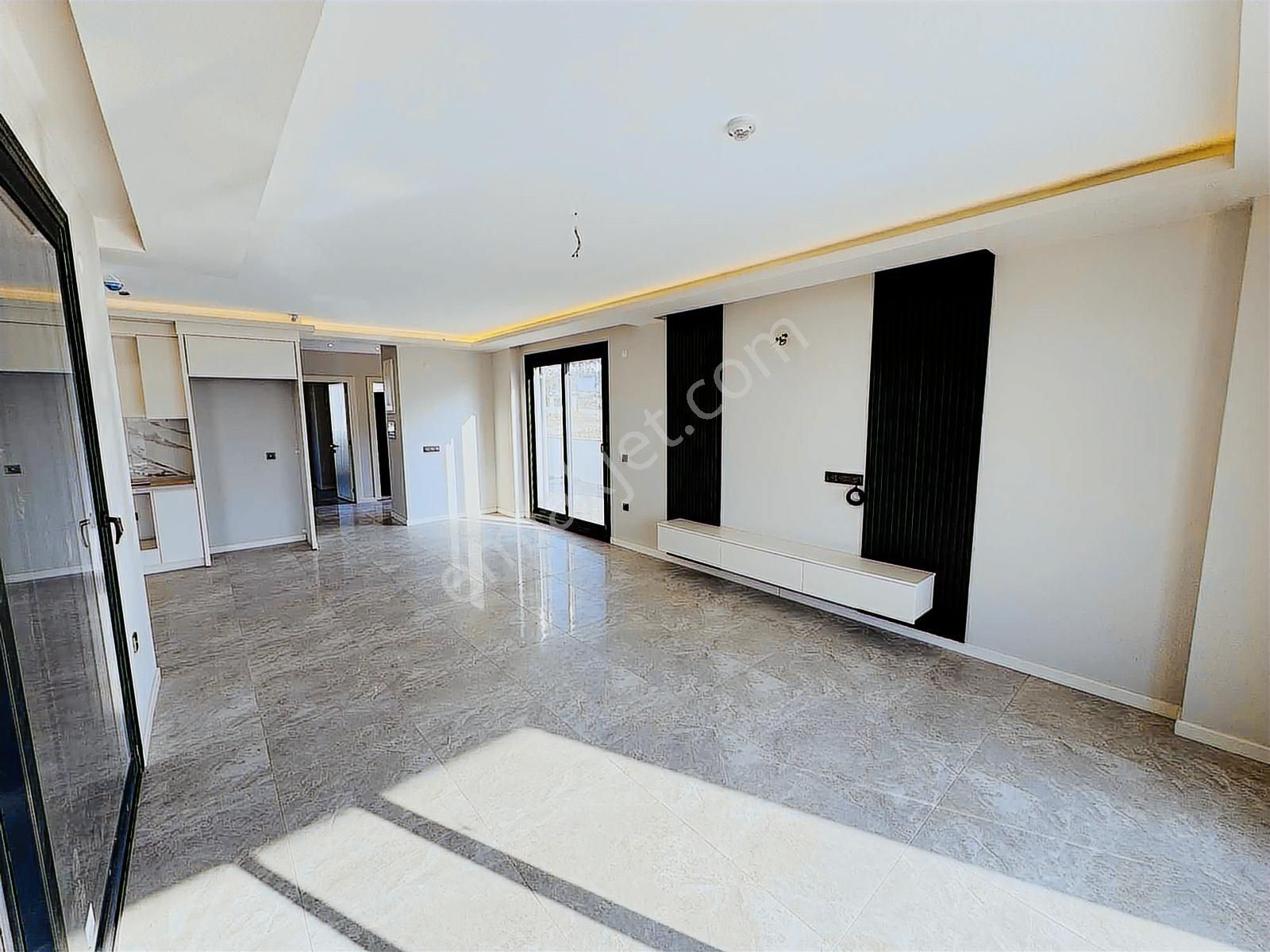 Kuşadası'nda 380m2 Arsa İçinde Tam Müstakil Bağımsız 4+1 Villa - Görsel 17