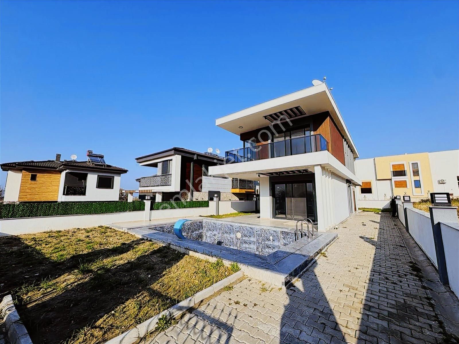 Kuşadası'nda 380m2 Arsa İçinde Tam Müstakil Bağımsız 4+1 Villa - Görsel 34