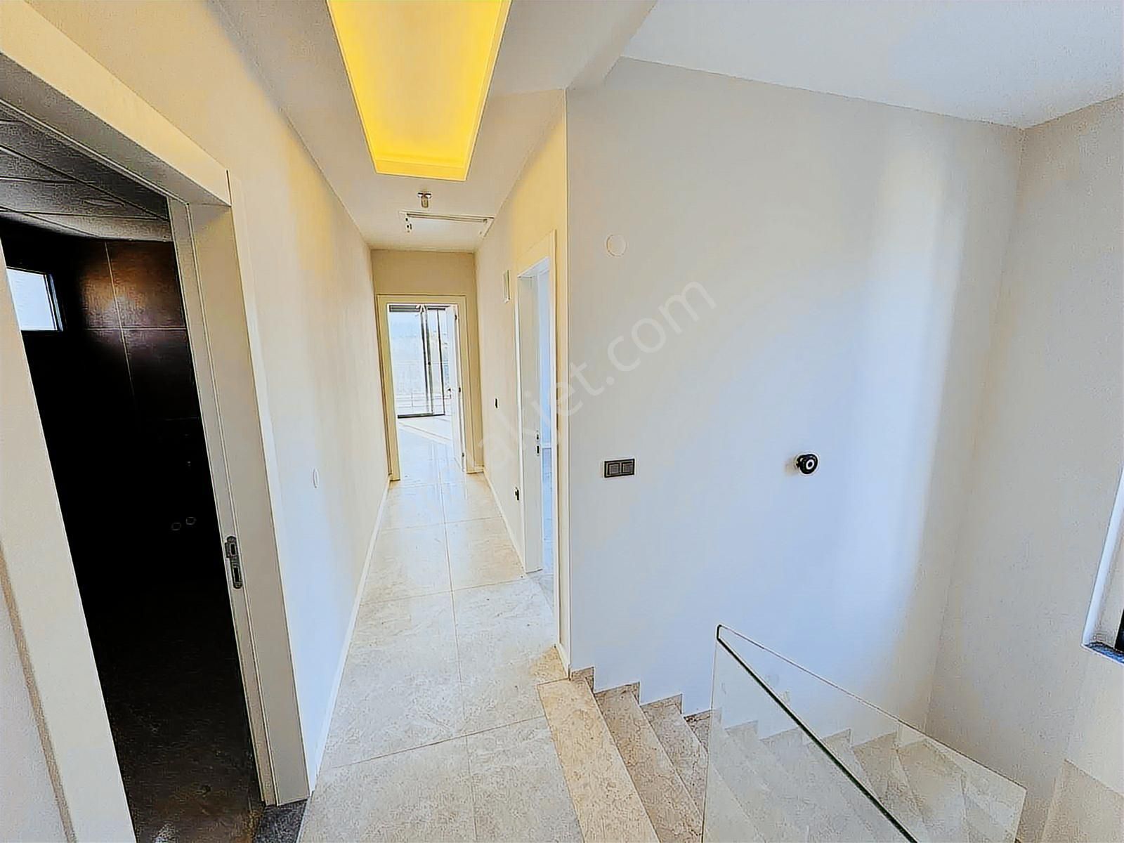 Kuşadası'nda 380m2 Arsa İçinde Tam Müstakil Bağımsız 4+1 Villa - Görsel 25