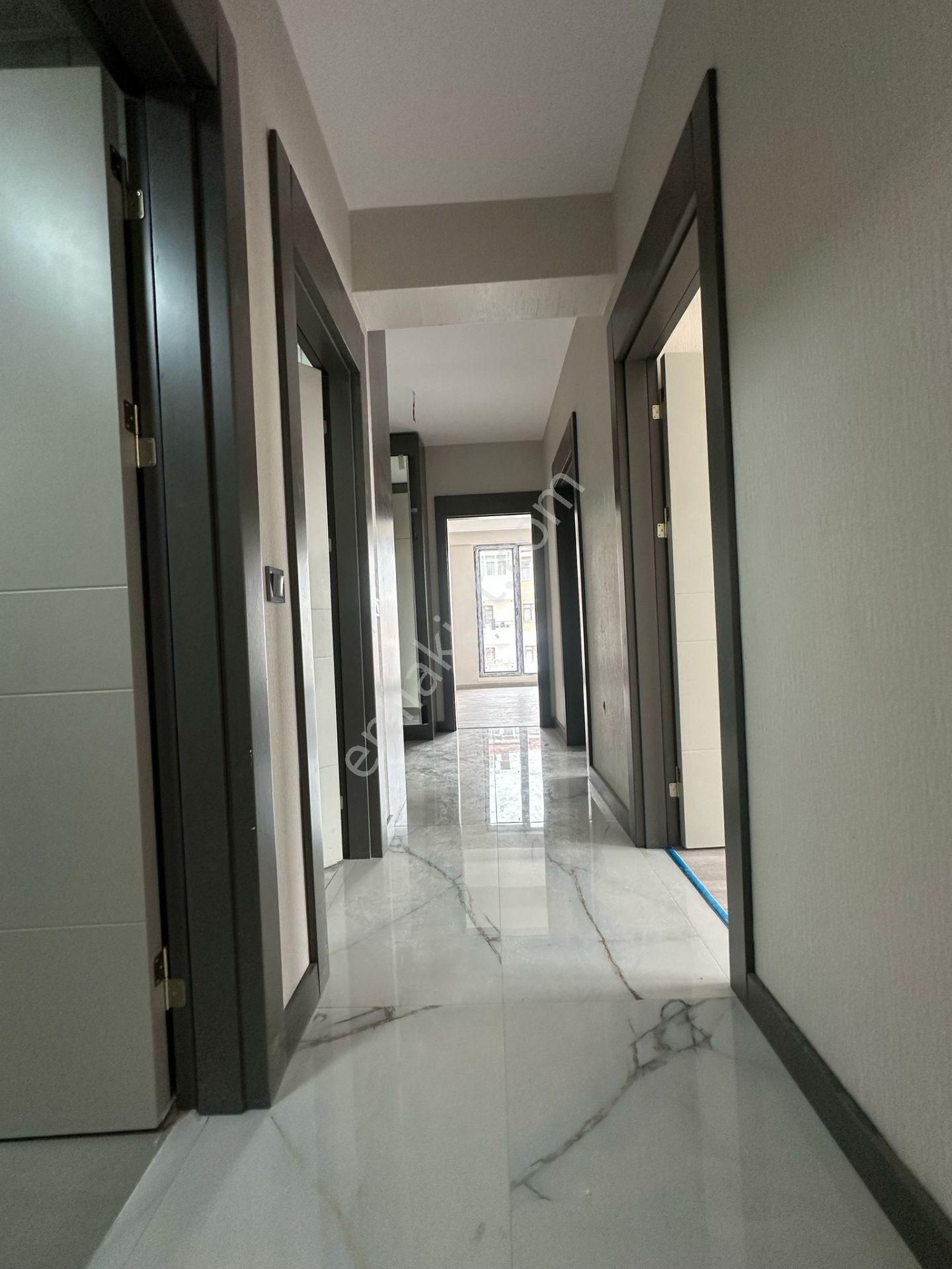 Pursaklar Mehmet Zengin Emlak'tan Asansörlü Sıfır Manzaralı 5.kat 2+1 Ful Yapılı Daire - Görsel 19