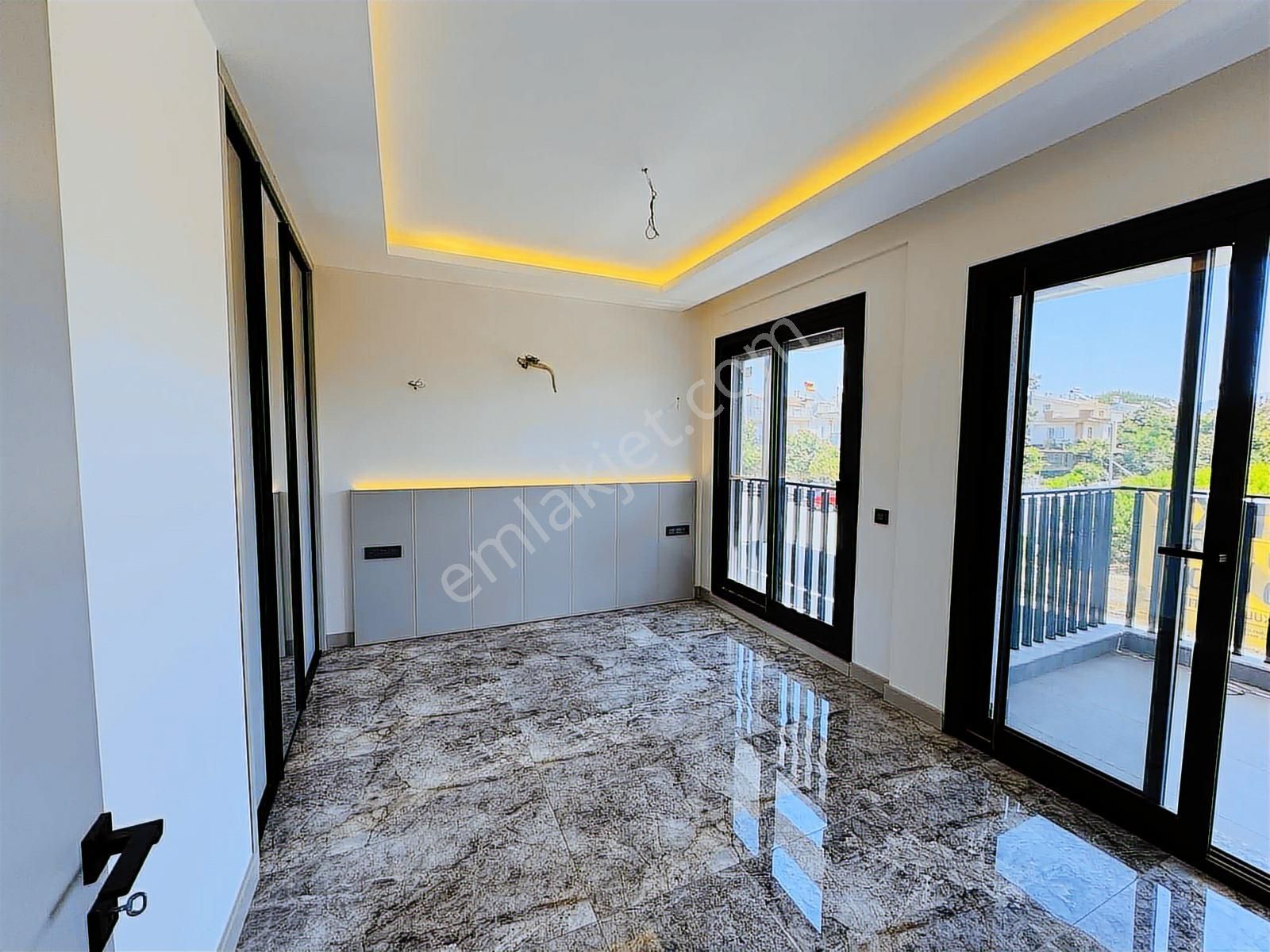 Plaja 950 Mt Tek Müstakil Özel Havuzlu Satılık 4+1 Villa - Görsel 11