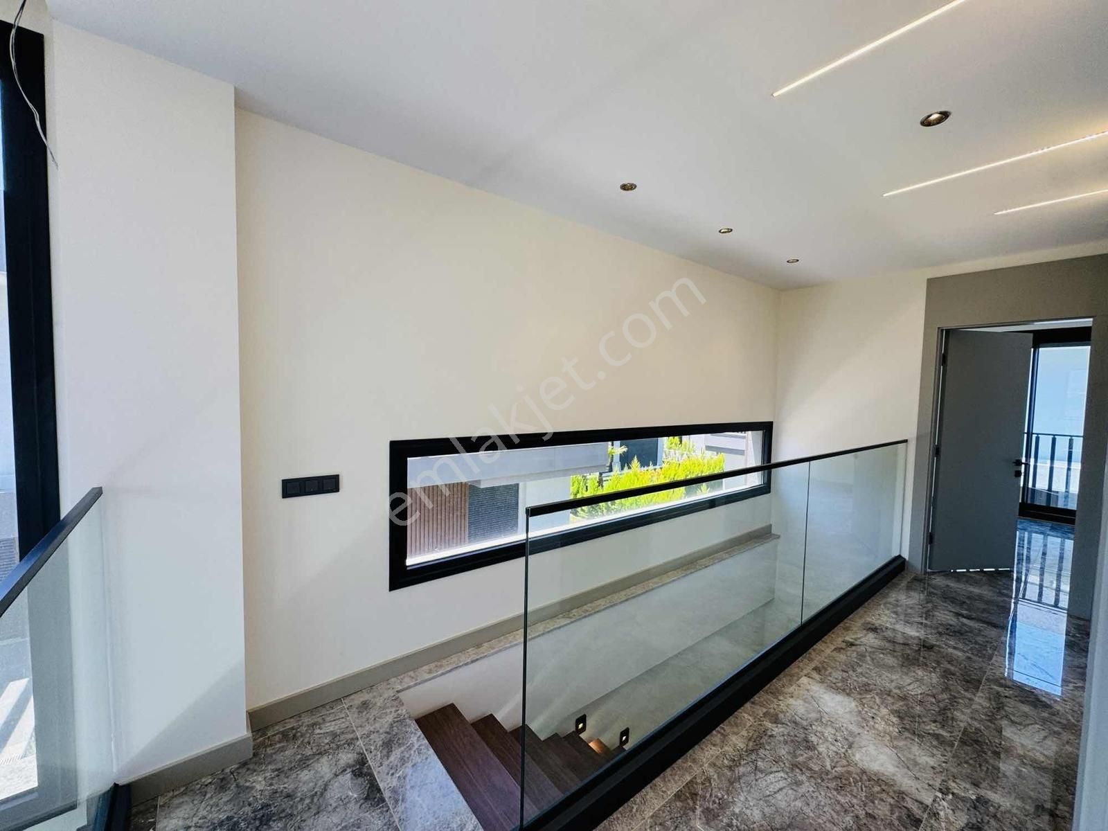 Plaja 950 Mt Tek Müstakil Özel Havuzlu Satılık 4+1 Villa - Görsel 34