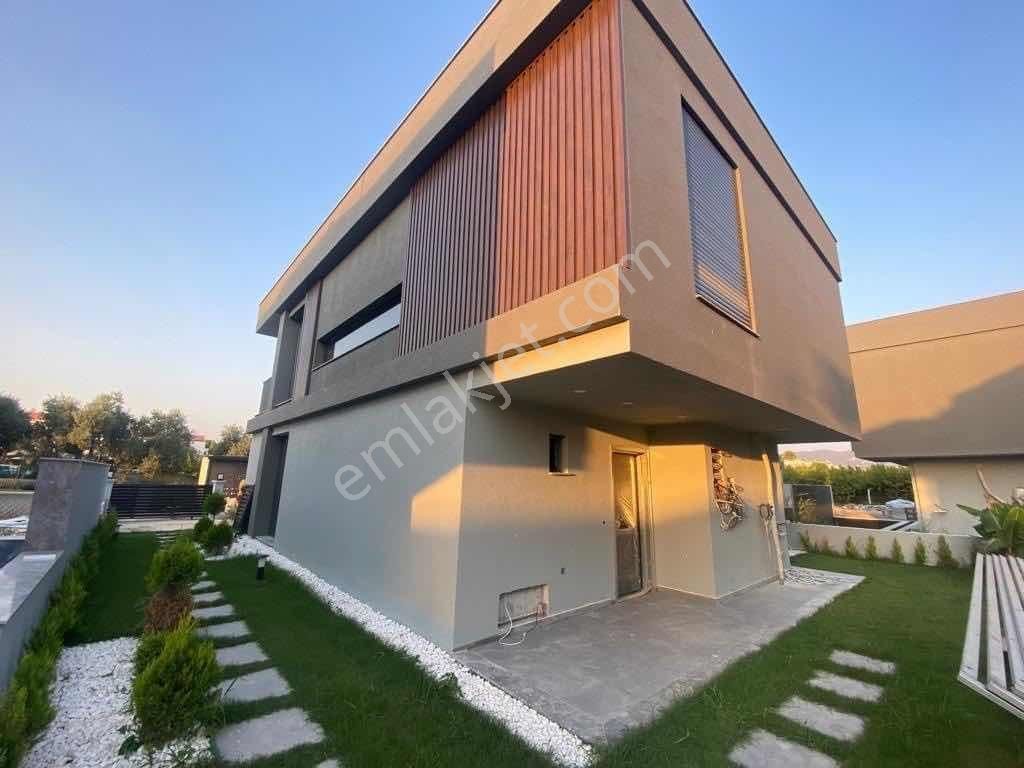 Plaja 950 Mt Tek Müstakil Özel Havuzlu Satılık 4+1 Villa - Görsel 19