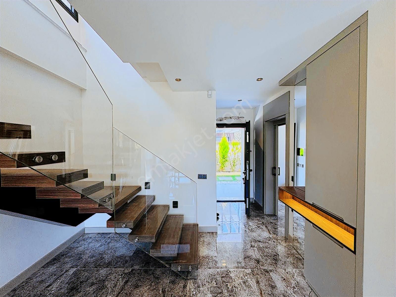 Plaja 950 Mt Tek Müstakil Özel Havuzlu Satılık 4+1 Villa - Görsel 23