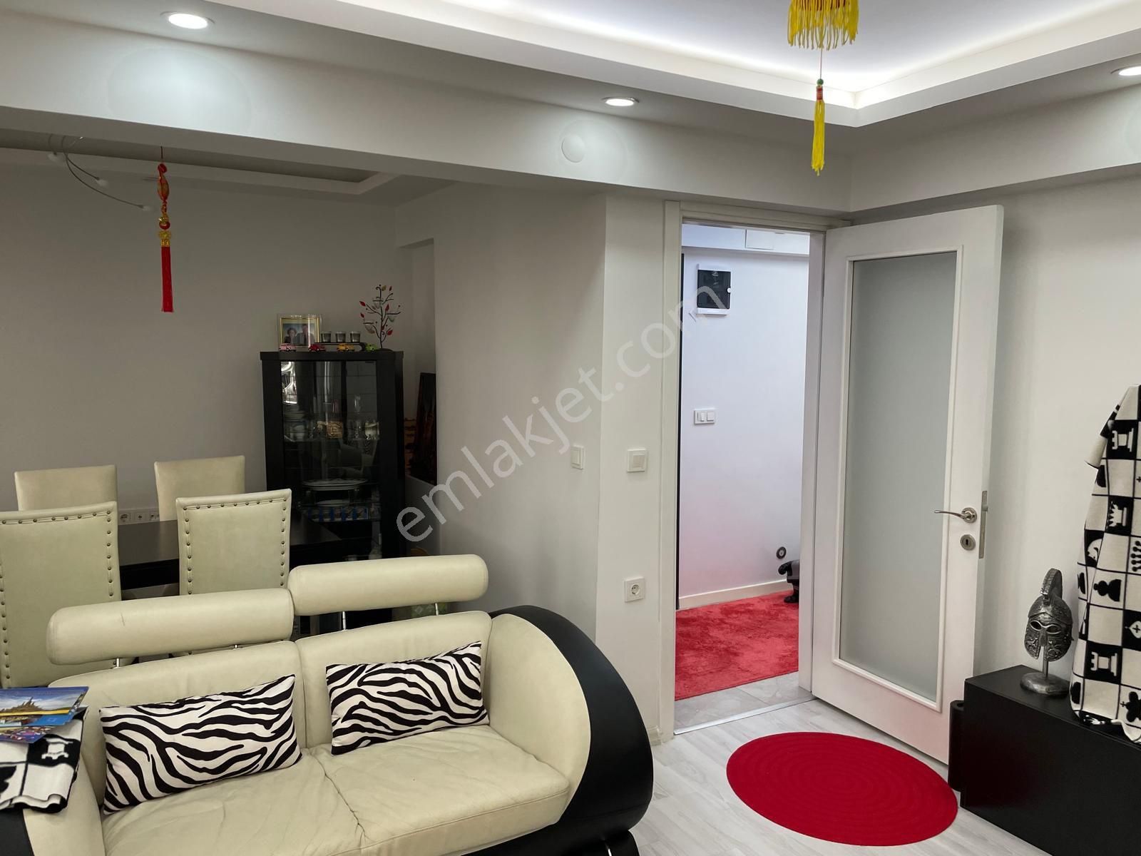 Balçovada 2+1 Yüksek Zemin Ful Tadilatlı Verandalı - Görsel 10