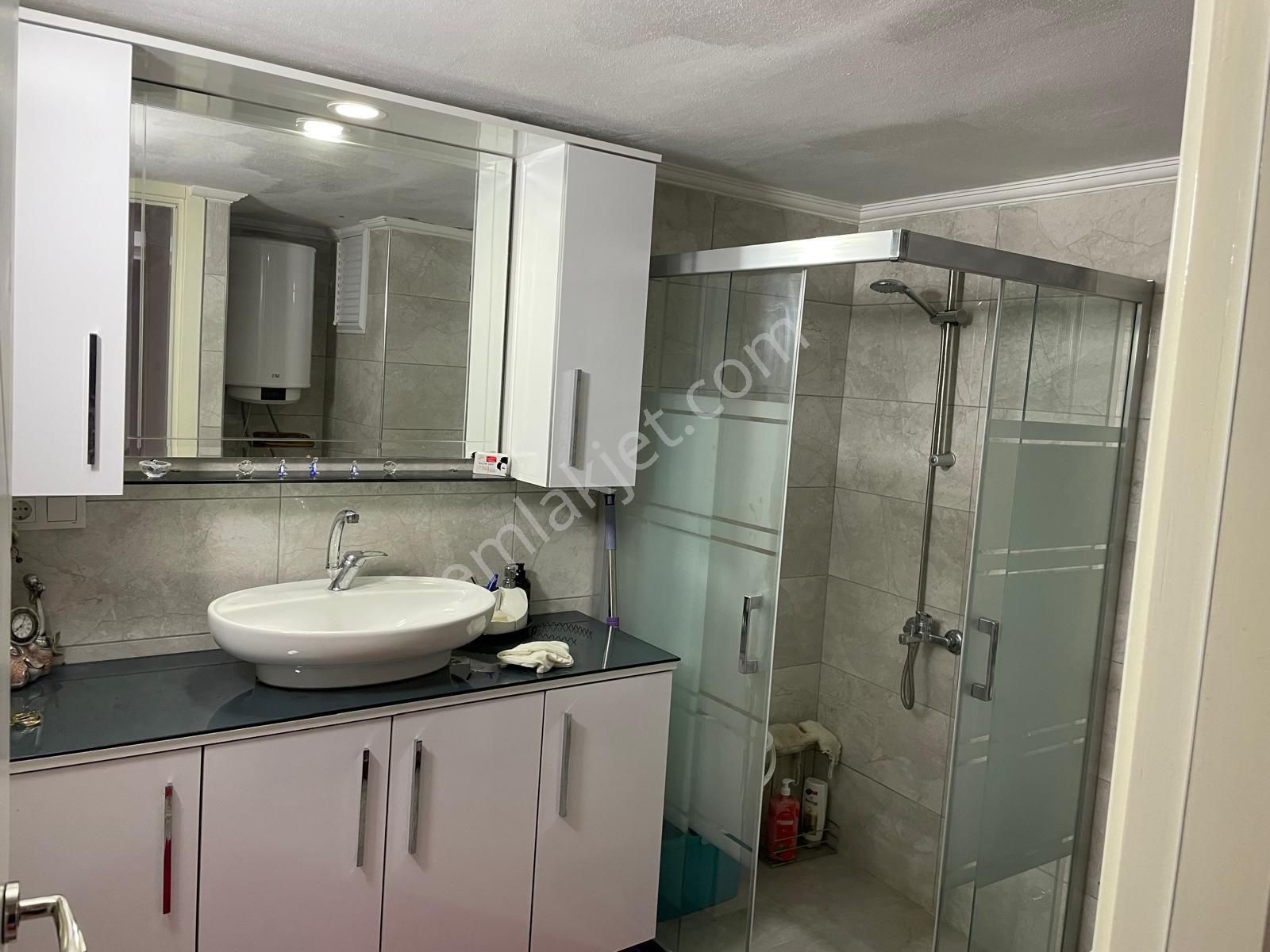 Balçovada 2+1 Yüksek Zemin Ful Tadilatlı Verandalı - Görsel 12