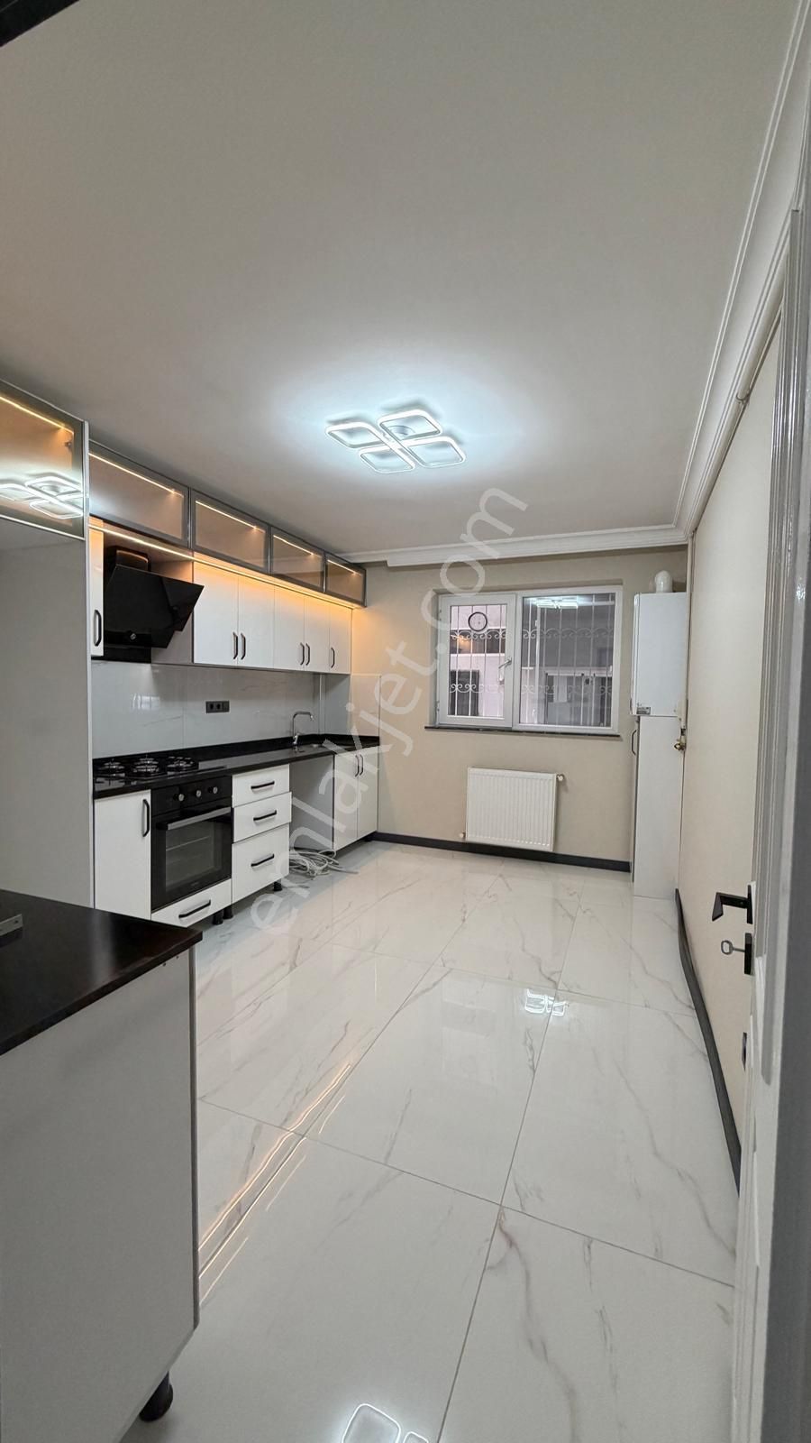 Atanora Vadi'den Dikmende 2 Banyolu Kapalı Garajlı Lüks Yapılı Boş 4+1 - Görsel 12