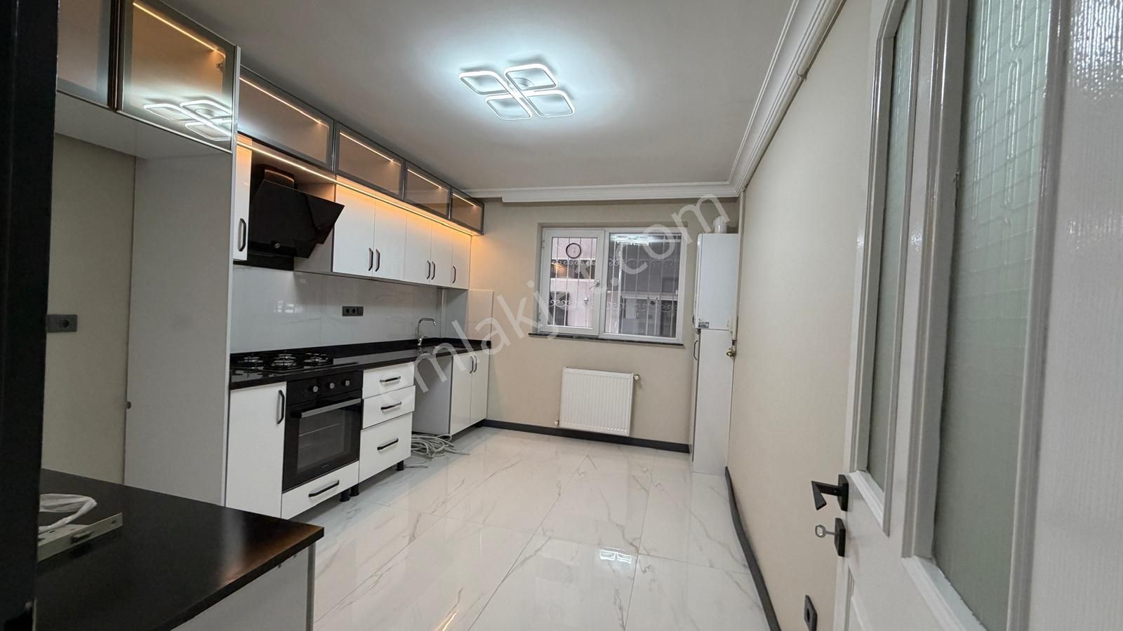 Atanora Vadi'den Dikmende 2 Banyolu Kapalı Garajlı Lüks Yapılı Boş 4+1 - Görsel 11