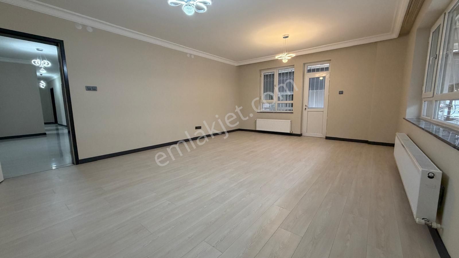 Atanora Vadi'den Dikmende 2 Banyolu Kapalı Garajlı Lüks Yapılı Boş 4+1