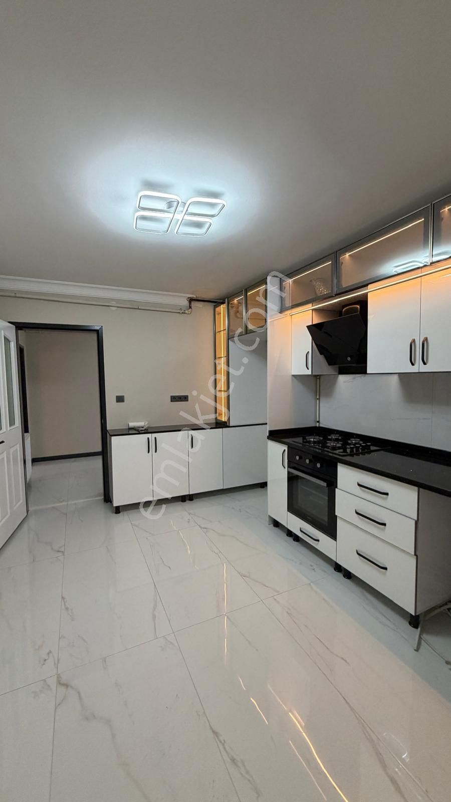 Atanora Vadi'den Dikmende 2 Banyolu Kapalı Garajlı Lüks Yapılı Boş 4+1 - Görsel 9