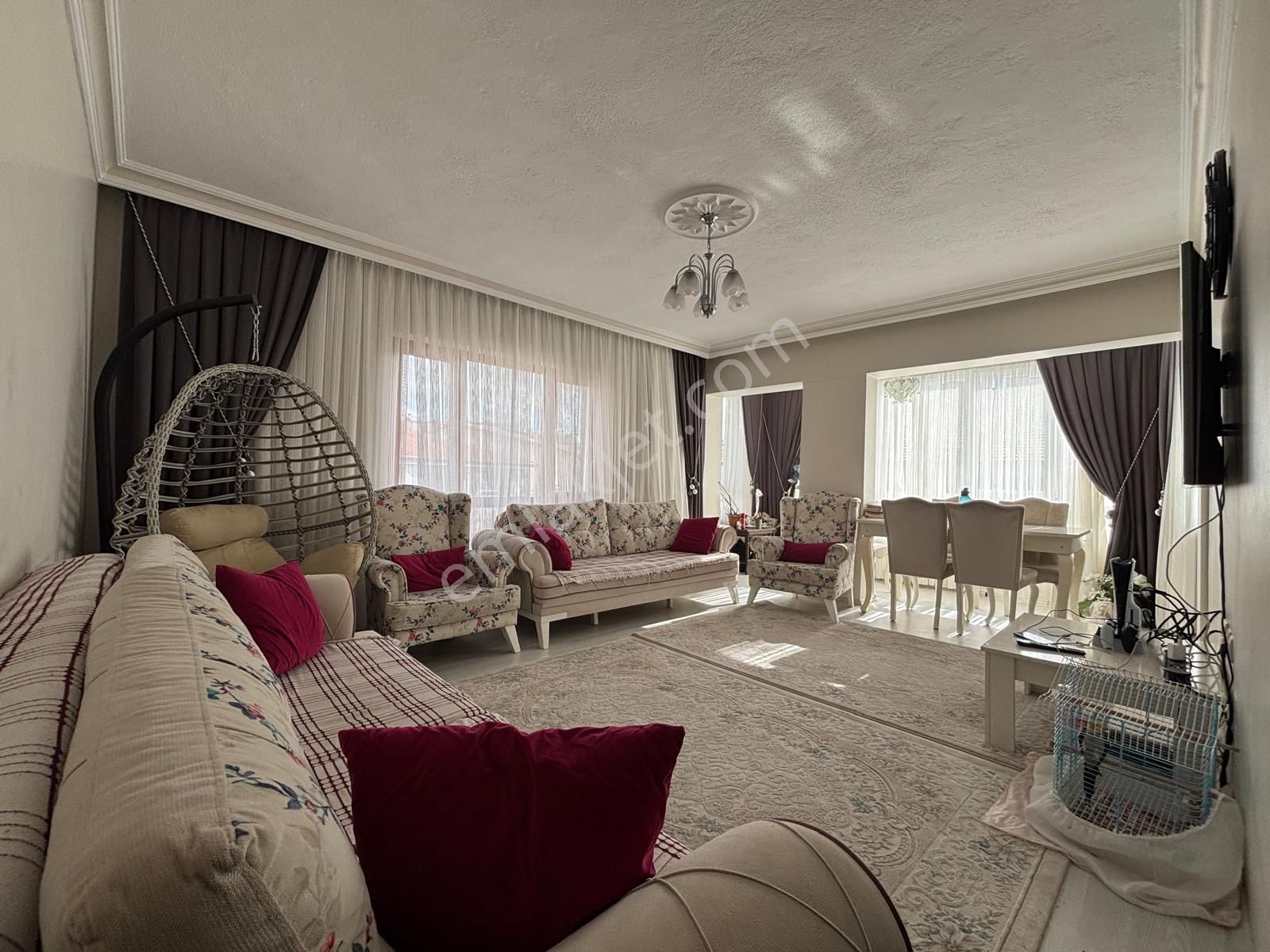 Pursaklar Mehmet Zengin Emlak'tan Fatih Mah. A-life Hastanesi Yakını 3.kat 3+1 Daire