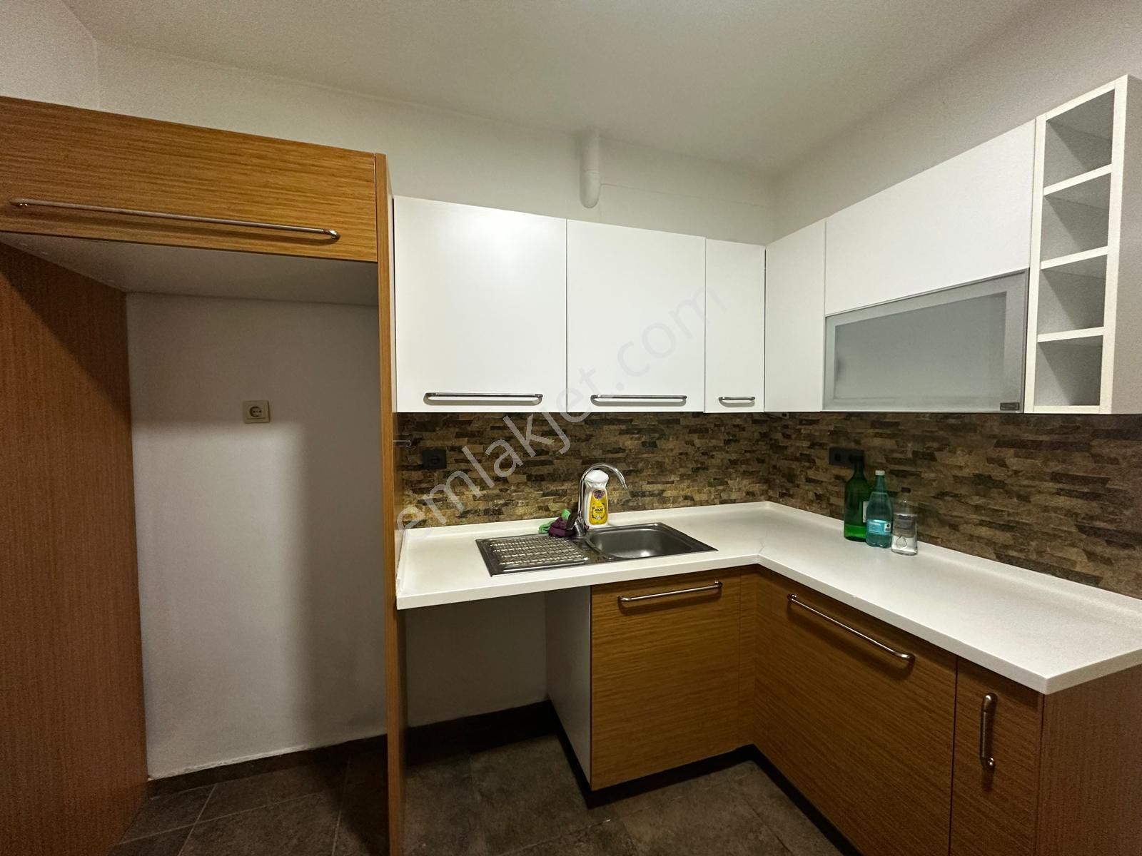 Kuşadası Kordonda Full Manzaralı Kiralık 2+1 Ofis /daire - Görsel 15