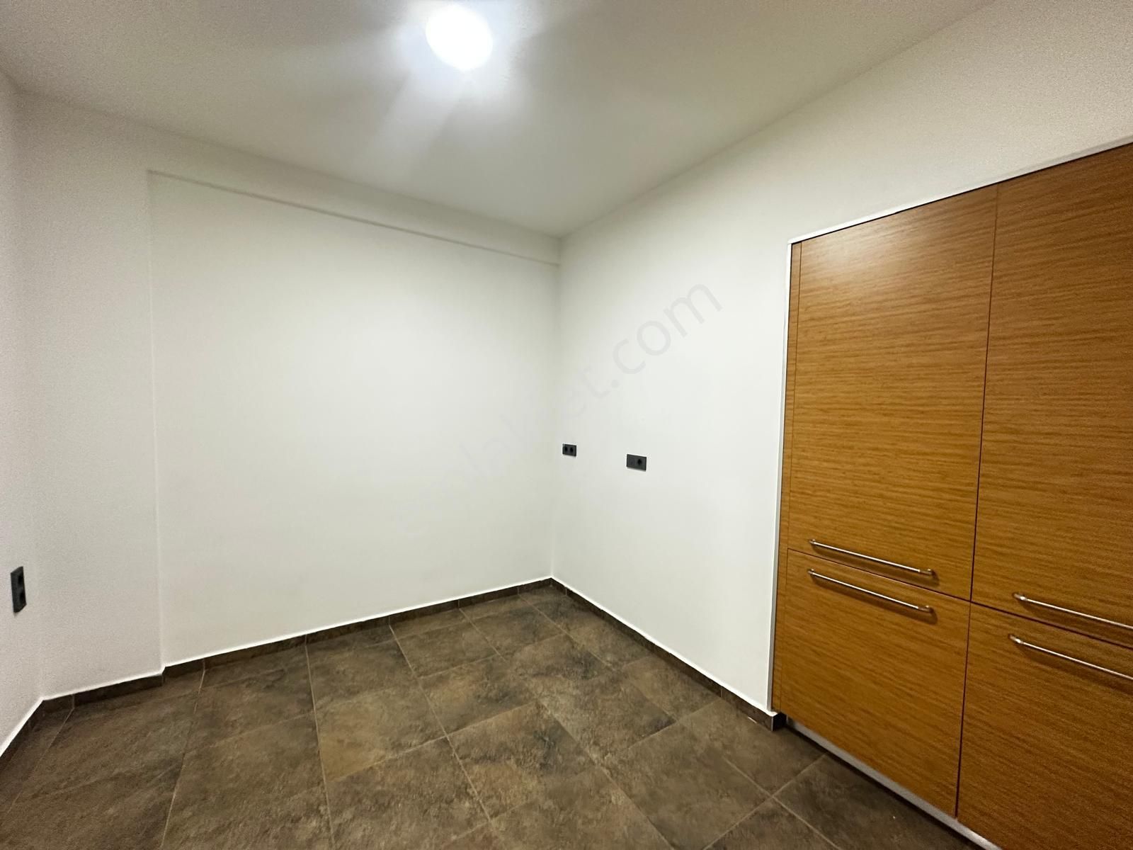 Kuşadası Kordonda Full Manzaralı Kiralık 2+1 Ofis /daire - Görsel 20