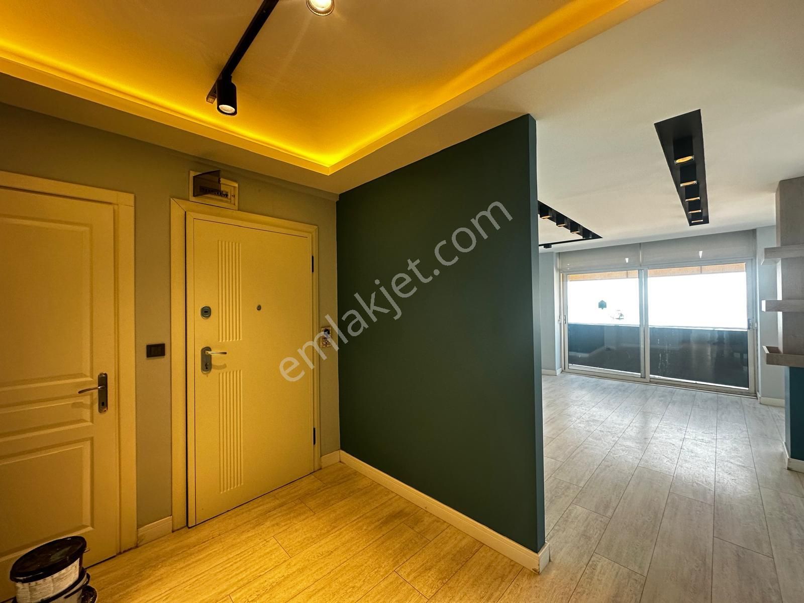 Kuşadası Kordonda Full Manzaralı Kiralık 2+1 Ofis /daire - Görsel 13