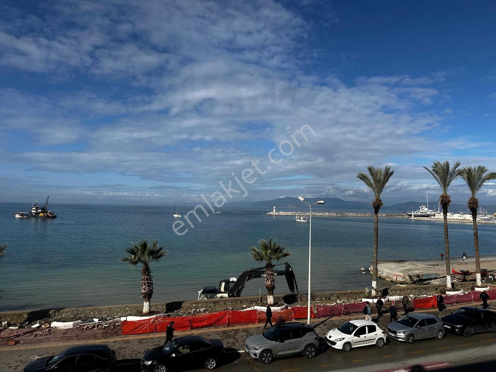 Kuşadası Kordonda Full Manzaralı Kiralık 2+1 Ofis /daire