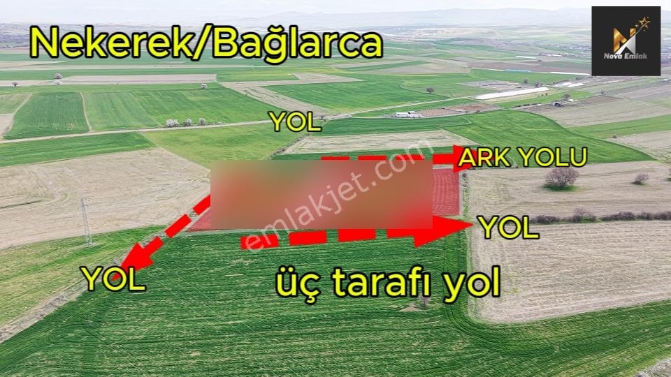 *nova* Nekerek'te İki Tarafında Yol Bulunan Satılık Tarla
