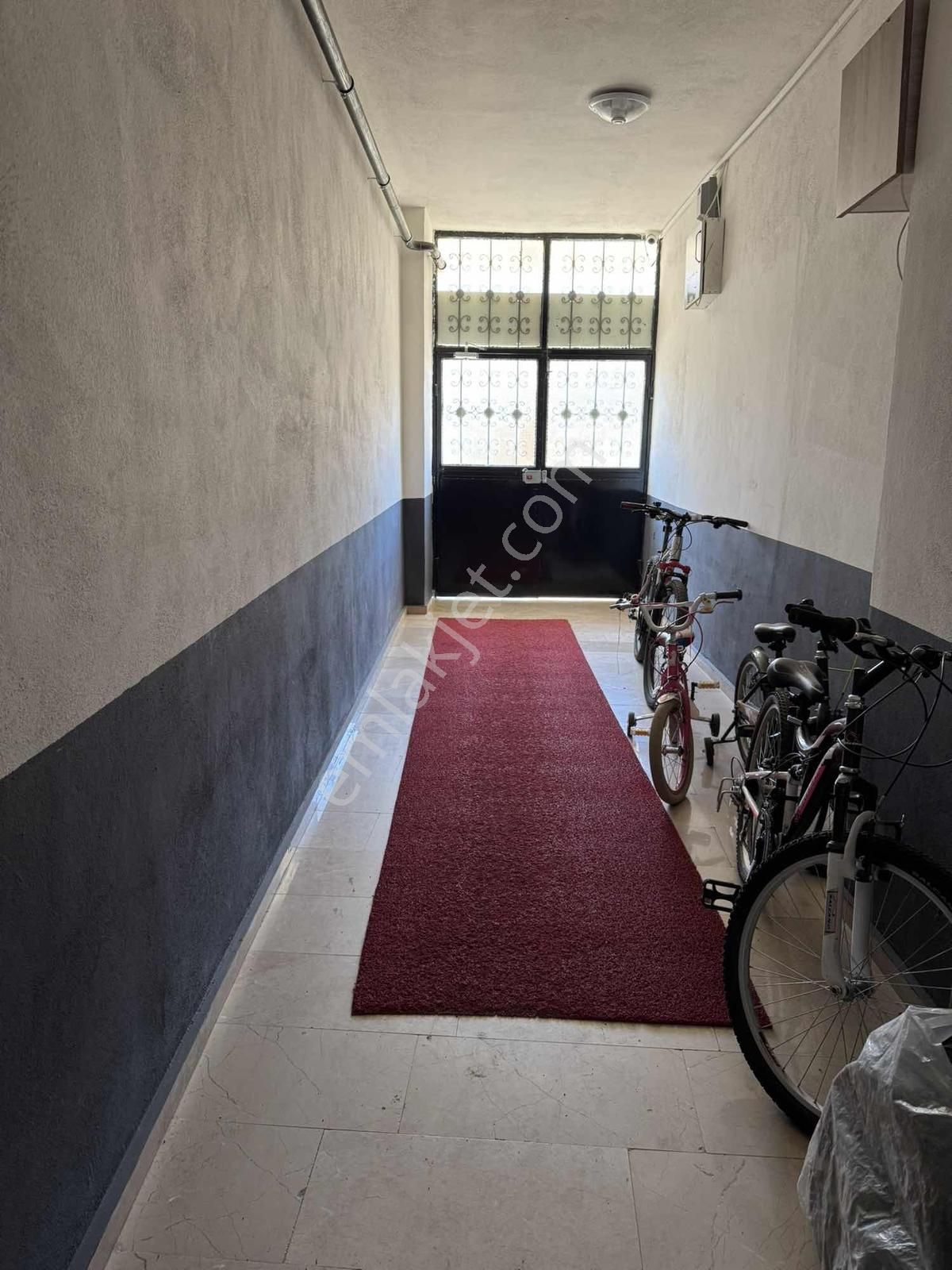 Özgür Emlaktan İçi Özel Yapılmış İki Cephe Daire - Görsel 10