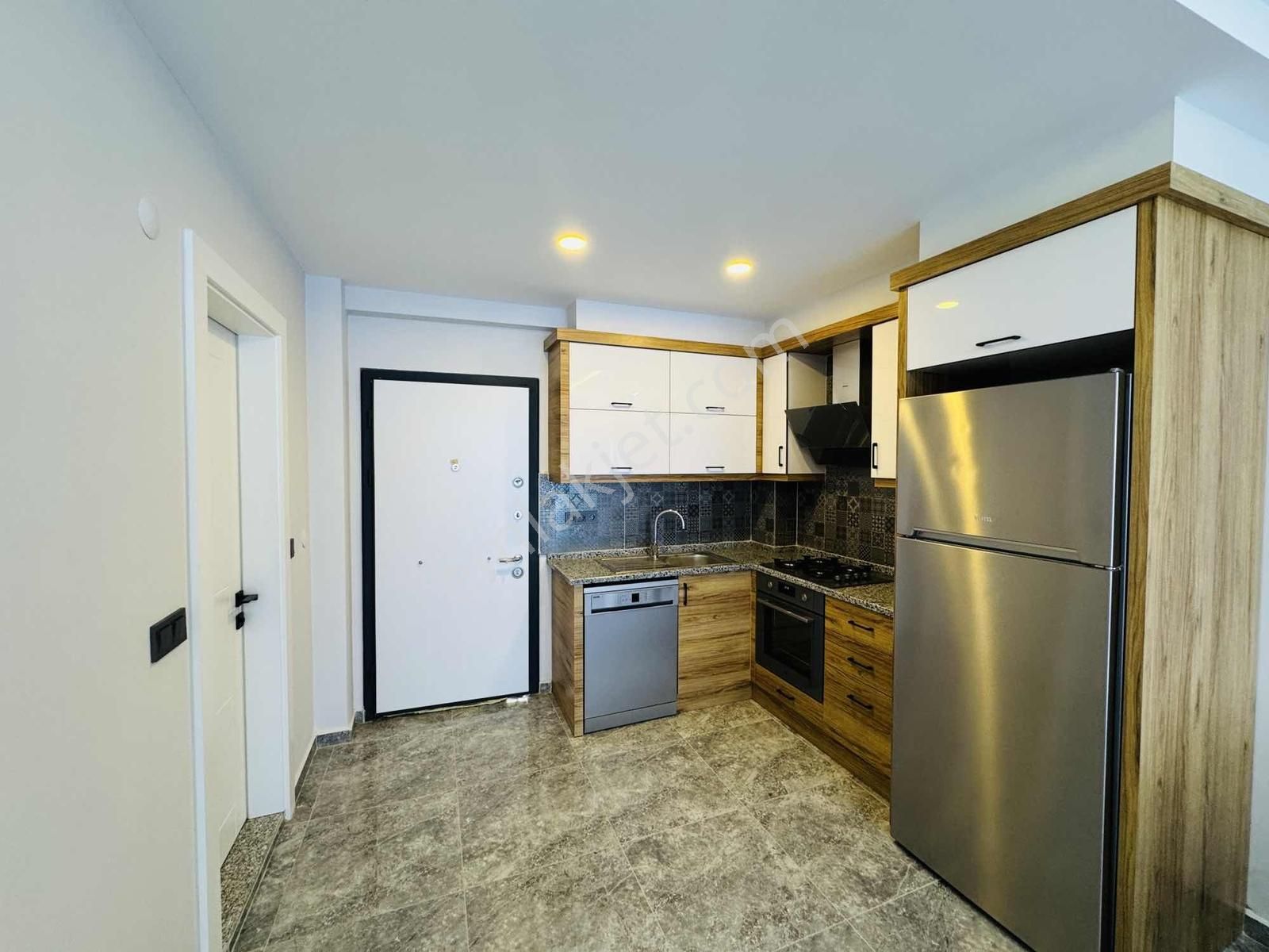 Kuşadası Güzelçamlı'da Denize 750mt Havuzlu Eşyalı 1+1 Daire - Görsel 5