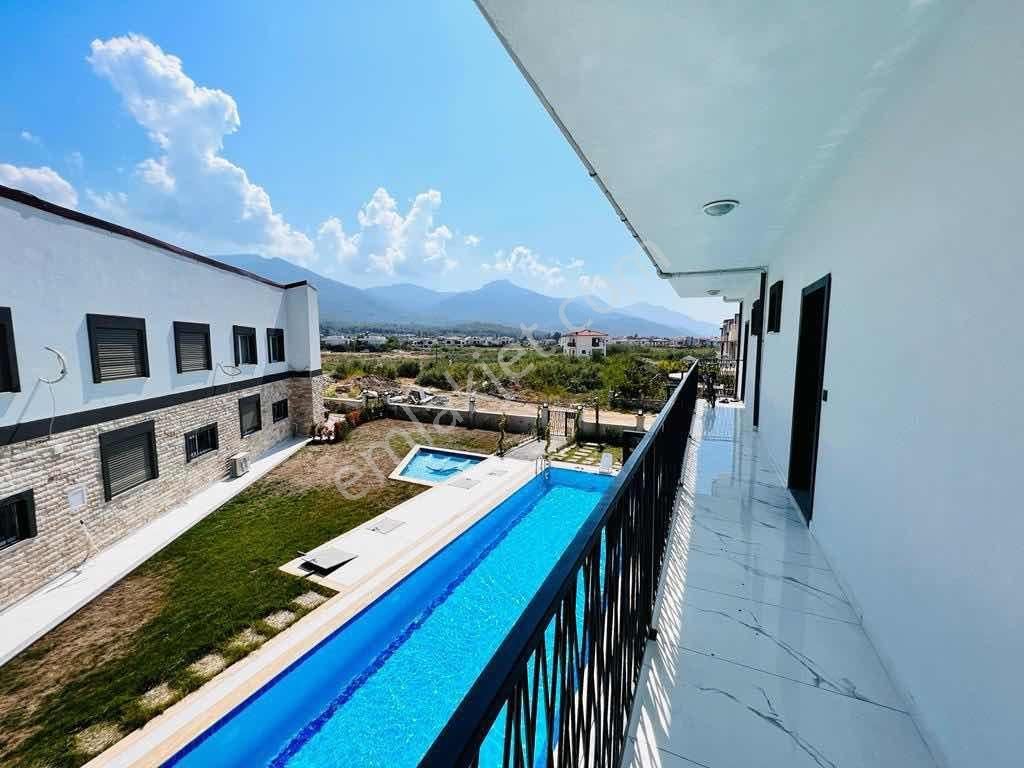 Kuşadası Güzelçamlı'da Denize 750mt Havuzlu Eşyalı 1+1 Daire - Görsel 10