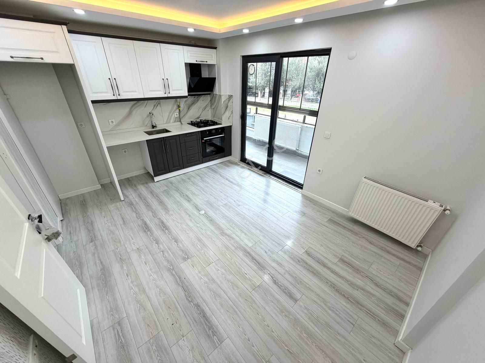 🏡 Referans'tan Altınkum'da Kapalı Otoparklı Ön Cephe Modern Tasarımlı 2+1 Daire - Görsel 10