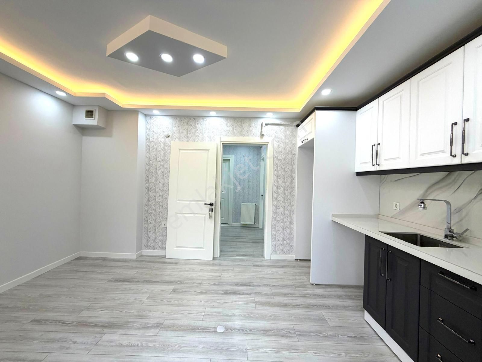 🏡 Referans'tan Altınkum'da Kapalı Otoparklı Ön Cephe Modern Tasarımlı 2+1 Daire - Görsel 23