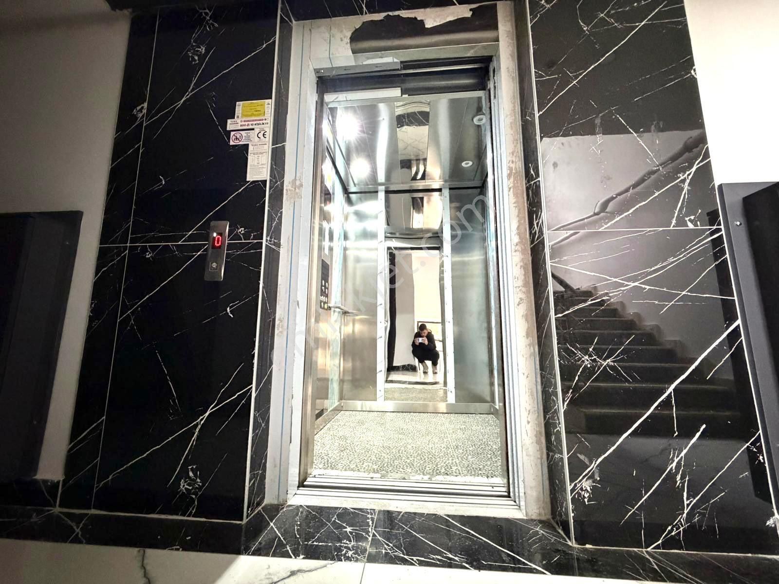 🏡 Referans'tan Altınkum'da Kapalı Otoparklı Ön Cephe Modern Tasarımlı 2+1 Daire - Görsel 35