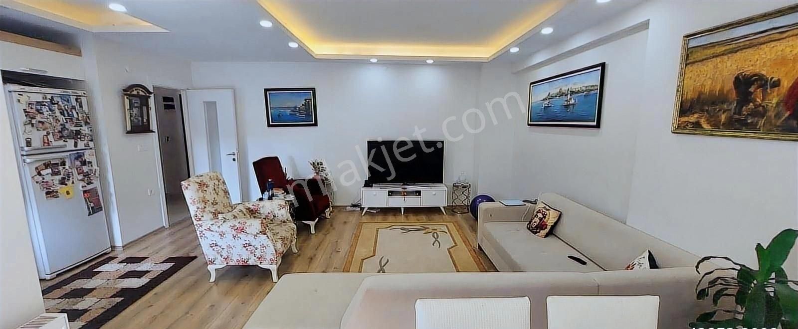 Bostanlı Yıllar Sokakta 3+1 Satılık Dublex Daire