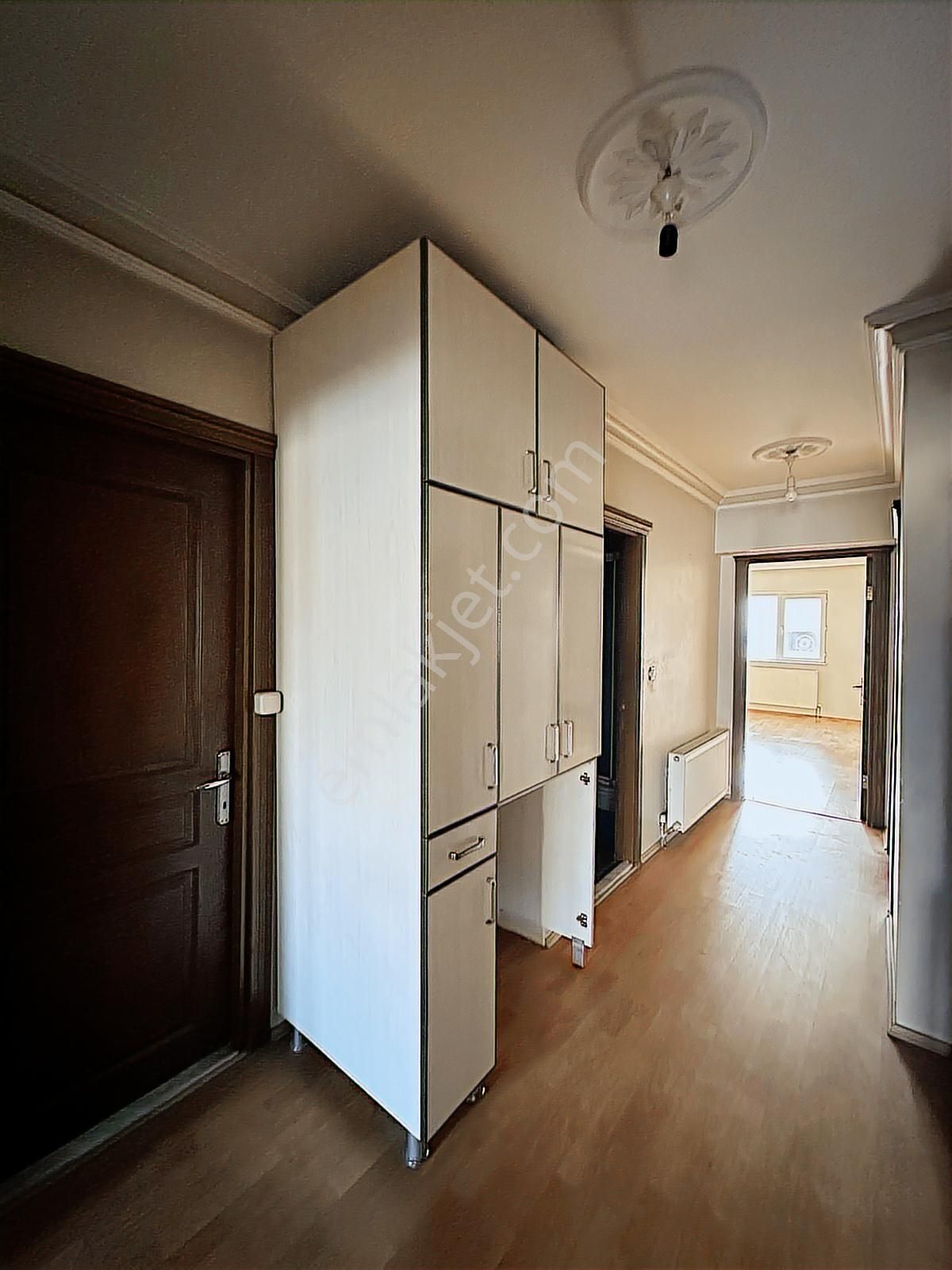 Piyade Mahallesi Ön Cephe Ara Kat 2+1 Geniş İskanlı Kök Tapu - Görsel 2