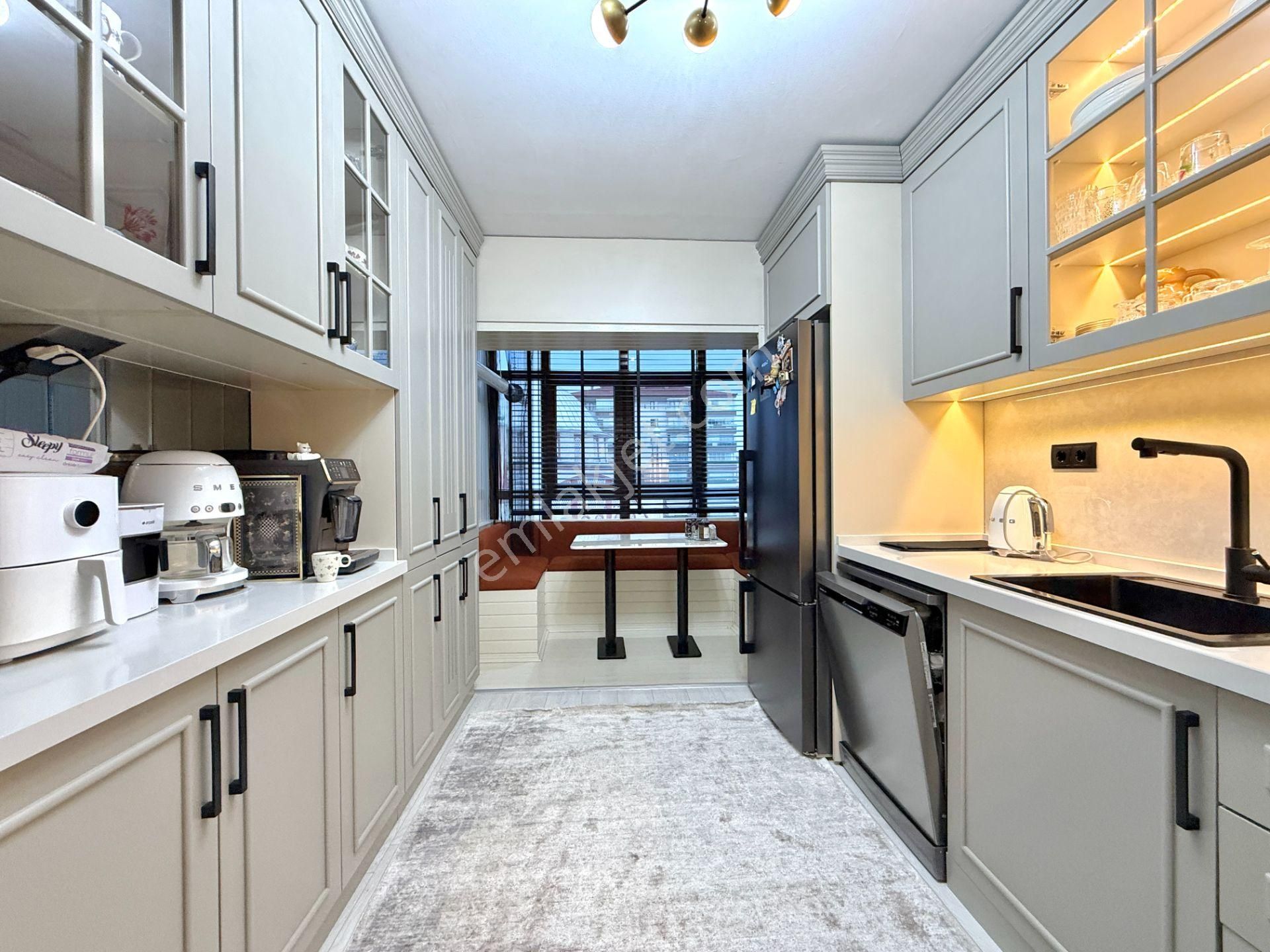 Pursaklar Mehmet Zengin Emlak'tan 3.kat 5+1 Park Manzaralı Ful Yapılı Masrafsız Daire