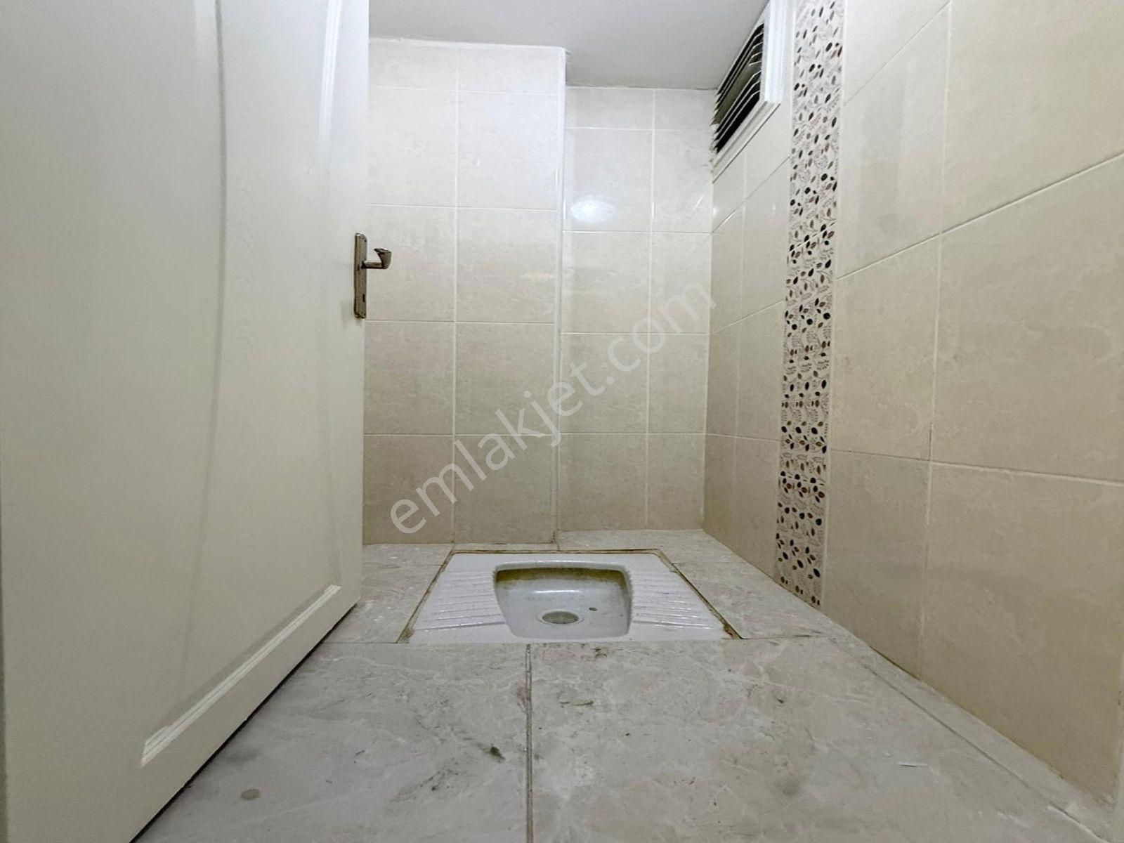 Metrobüse 5 Dk Mesafe Cadde Dibi İskanlı Yeni Bina Yüksekgiriş ! - Görsel 13