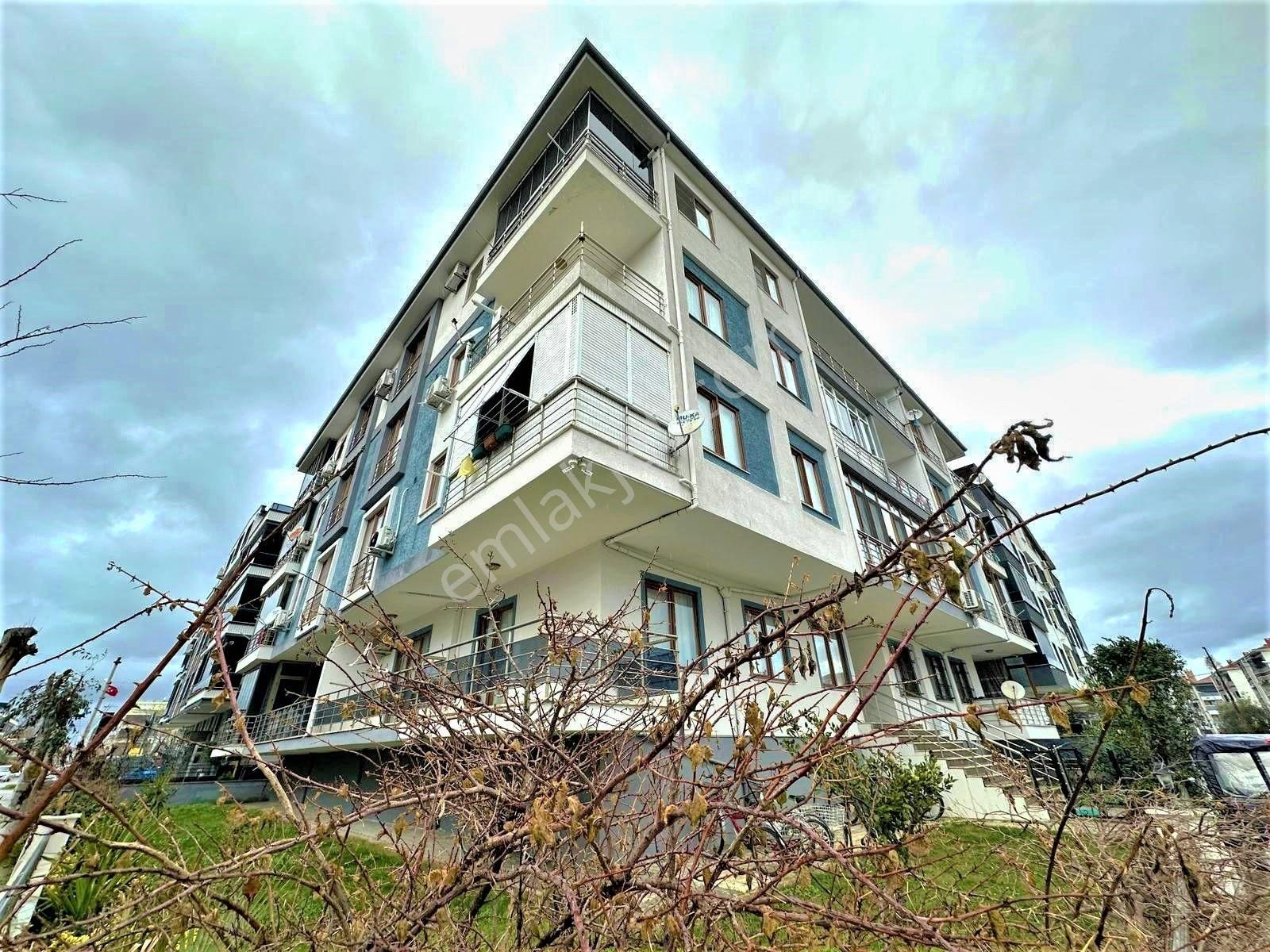 🟠🟠alfa'dan Akçay'da Satılık Bölgenin Geniş Ön Cephe Arakat Asansörlü 1+1 Şık Daire