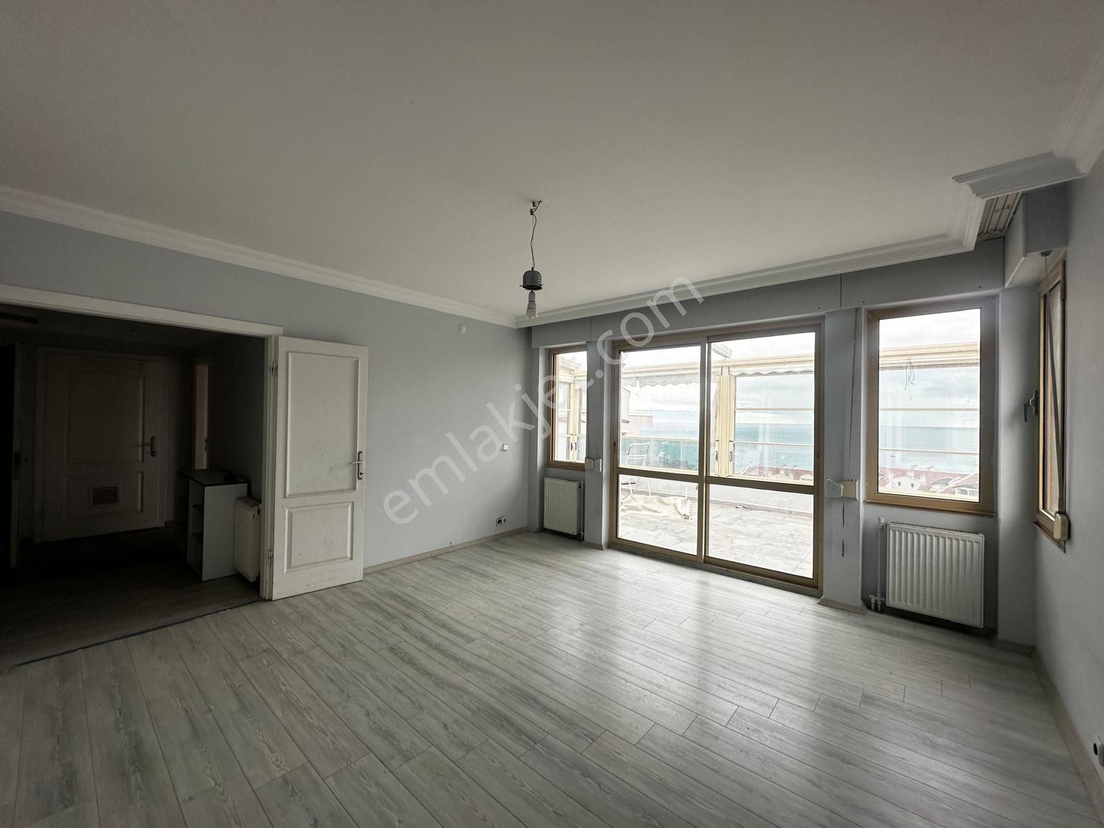 Kuşadası Marinada 24 Saat Güvenlikli Sitede 3+2 Çatı Dubleks - Görsel 6